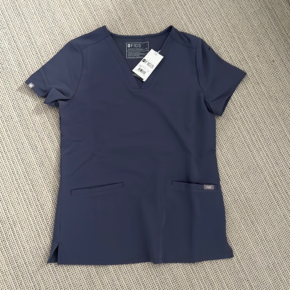Figs Casma 3-pocket scrub top